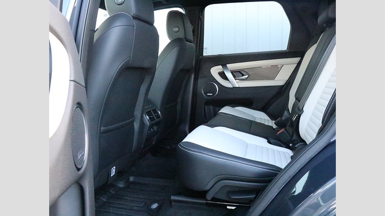 2025 認定中古車 Land Rover Discovery Sport ヴァレジネブルー プラグインハイブリッド（ガソリン） 標準ホイール Dynamic SE
