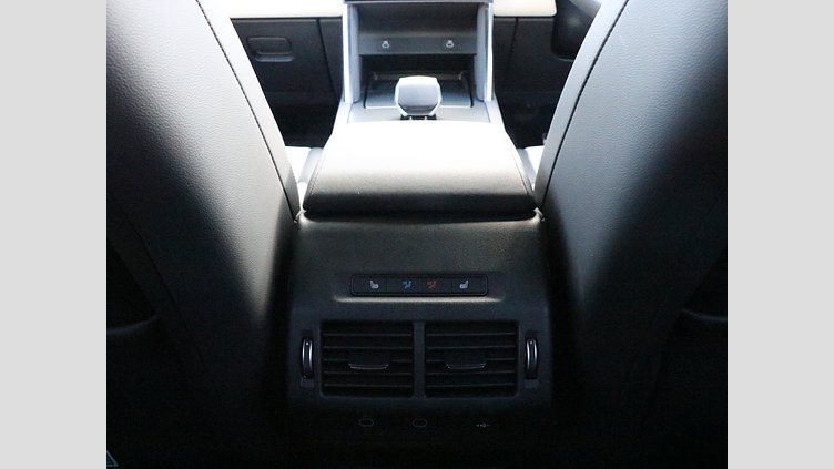 2025 認定中古車 Land Rover Discovery Sport ヴァレジネブルー プラグインハイブリッド（ガソリン） 標準ホイール Dynamic SE