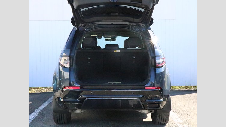 2025 認定中古車 Land Rover Discovery Sport ヴァレジネブルー プラグインハイブリッド（ガソリン） 標準ホイール Dynamic SE