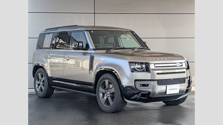 2023 認定中古車 Land Rover Defender 110 シリコンシルバー P300 AWD（AT） SE