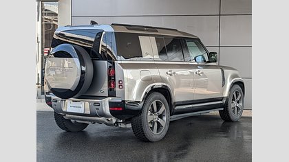 Defender 110 6