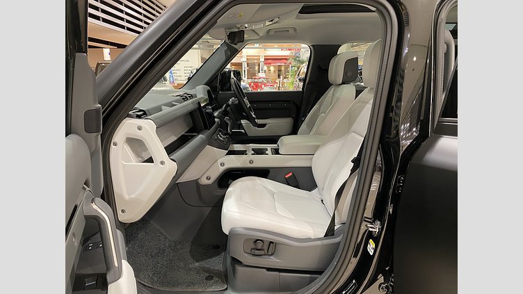 2025 認定中古車 Land Rover Defender 110 サントリーニブラック D350 ディーゼルマイルドハイブリッド X-Dynamic HSE