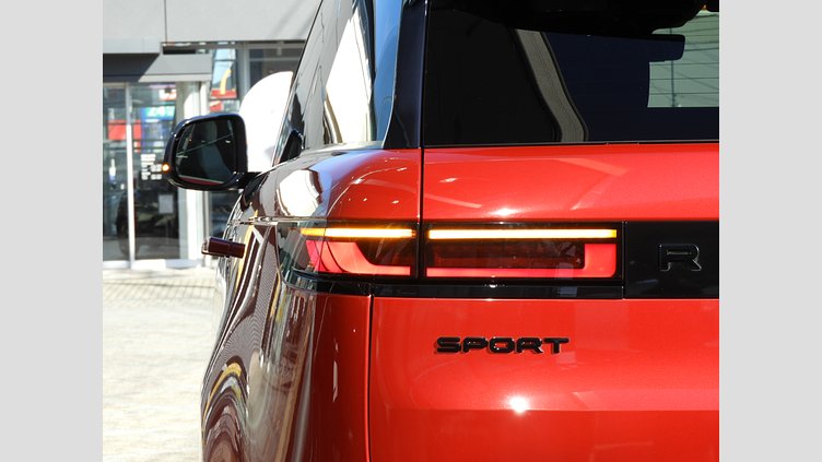 2023 認定中古車 Land Rover Range Rover Sport フィレンツェレッド 3.0リッター6気筒400PSターボチャージドガソリンMHEV（オートマチック） FIRST EDITION