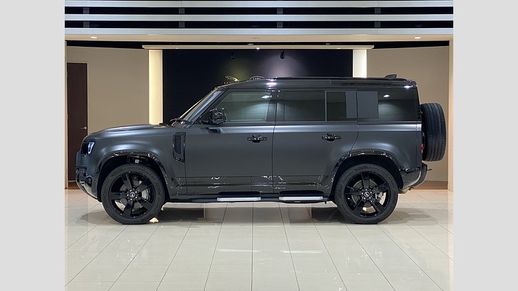 2025 認定中古車 Land Rover Defender 110 サントリーニブラック D350 ディーゼルマイルドハイブリッド X-Dynamic HSE