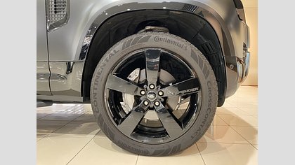 Defender 110 8