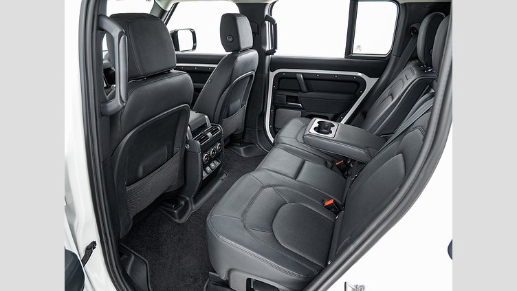 2023 認定中古車 Land Rover Defender 110 フジホワイト D300 AWD（AT） S　D300　7人乗り エアサスペンション