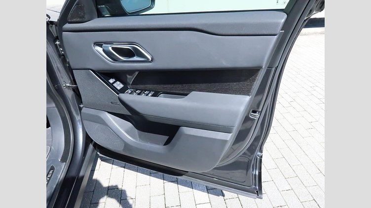 2024 認定中古車 Land Rover Range Rover Velar カルパチアングレイ P400eプラグインハイブリッド（ガソリン） スタンダードホイールベース Dynamic SE