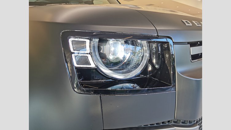 2025 認定中古車 Land Rover Defender 110 Santorini Black 3.0 litre i6D​ XダイナミックSE　D350
