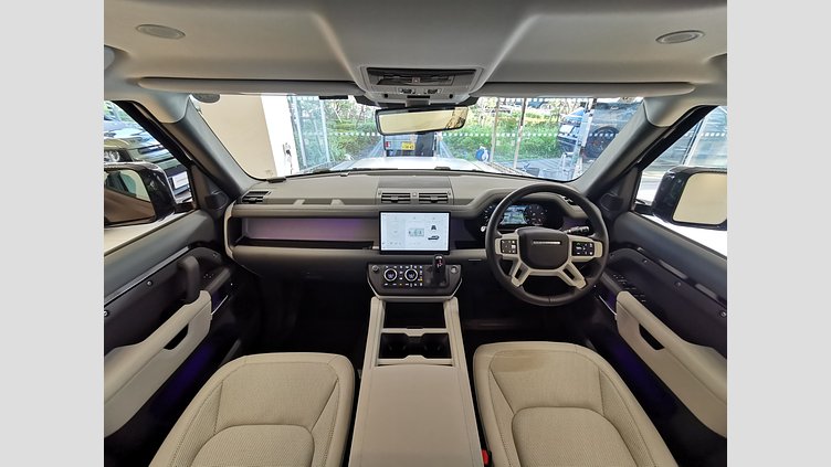 2025 認定中古車 Land Rover Defender 110 Santorini Black 3.0 litre i6D​ XダイナミックSE　D350