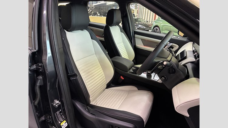 2025 認定中古車 Land Rover Discovery Sport カルパチアングレイ D200マイルドハイブリッド（ディーゼル） 標準ホイール Dynamic SE