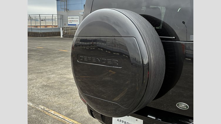2021 認定中古車 Land Rover Defender 110 サントリーニブラック P300 AWD（AT） P300