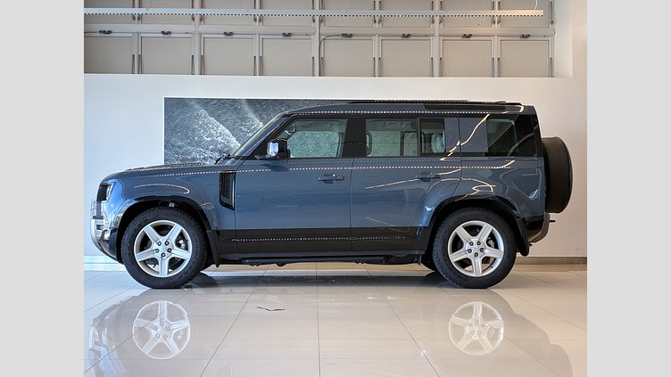 2025 認定中古車 Land Rover Defender 110 タスマンブルー P300 ガソリン X-Dynamic SE