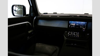 Defender 110 23