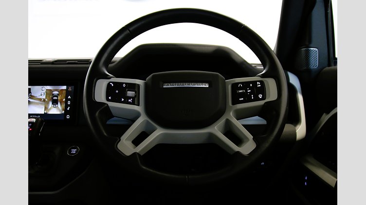 2023 認定中古車 Land Rover Defender 110 フジホワイト P300 AWD（AT） SE