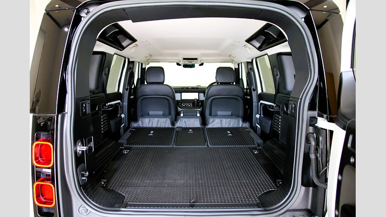 2023 認定中古車 Land Rover Defender 110 フジホワイト P300 AWD（AT） SE