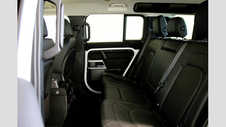 2023 認定中古車 Land Rover Defender 110 フジホワイト P300 AWD（AT） SE