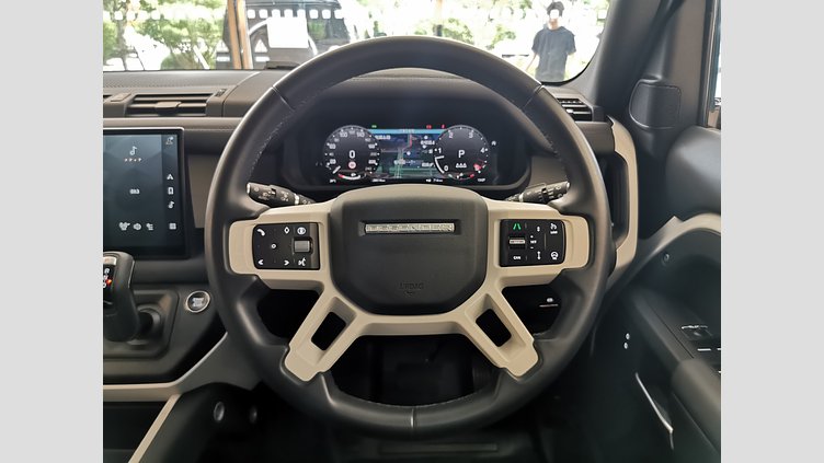 2024 認定中古車 Land Rover Defender 110 フジホワイト D350 ディーゼルマイルドハイブリッド S