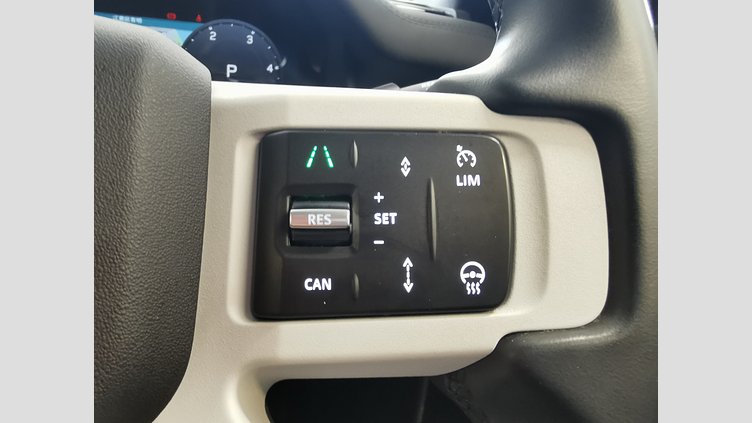 2024 認定中古車 Land Rover Defender 110 フジホワイト D350 ディーゼルマイルドハイブリッド S