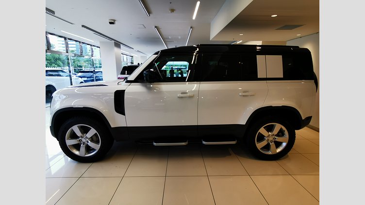 2024 認定中古車 Land Rover Defender 110 フジホワイト D350 ディーゼルマイルドハイブリッド S