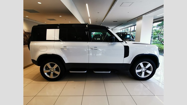2024 認定中古車 Land Rover Defender 110 フジホワイト D350 ディーゼルマイルドハイブリッド S