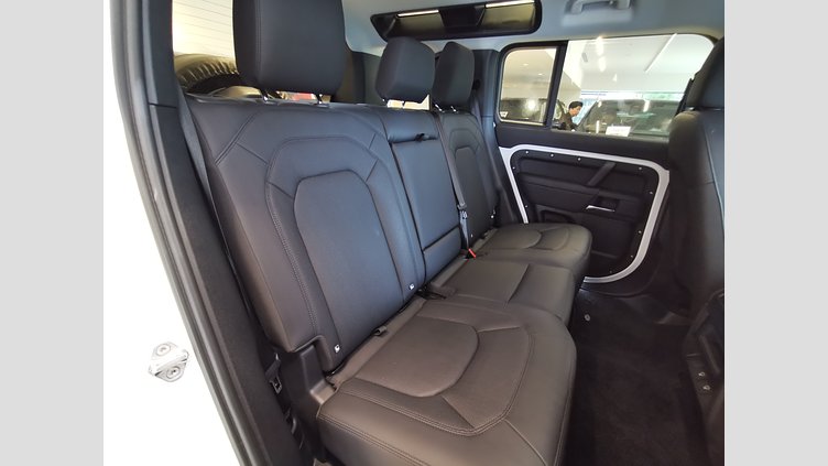 2024 認定中古車 Land Rover Defender 110 フジホワイト D350 ディーゼルマイルドハイブリッド S