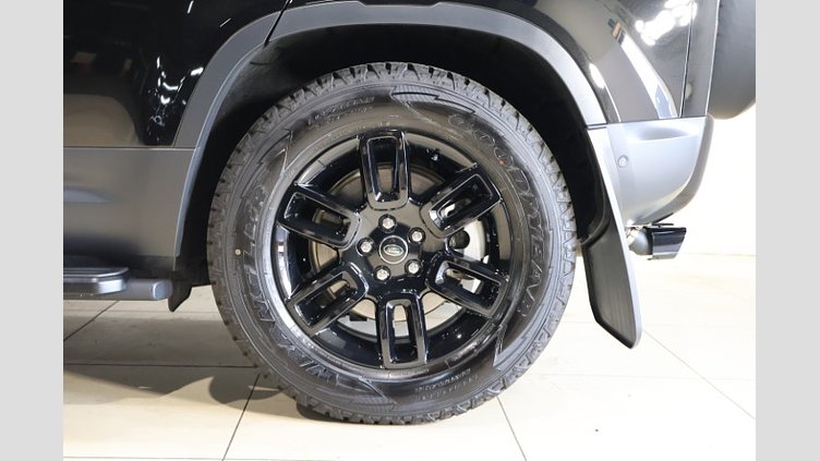 2025 認定中古車 Land Rover Defender 110 サントリーニブラック D350 ディーゼルマイルドハイブリッド S
