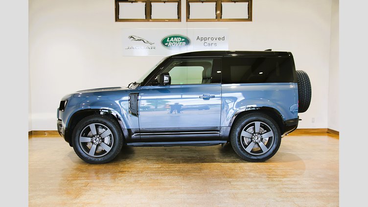 2025 認定中古車 Land Rover Defender 90 タスマンブルー D350 ディーゼルマイルドハイブリッド X-Dynamic HSE