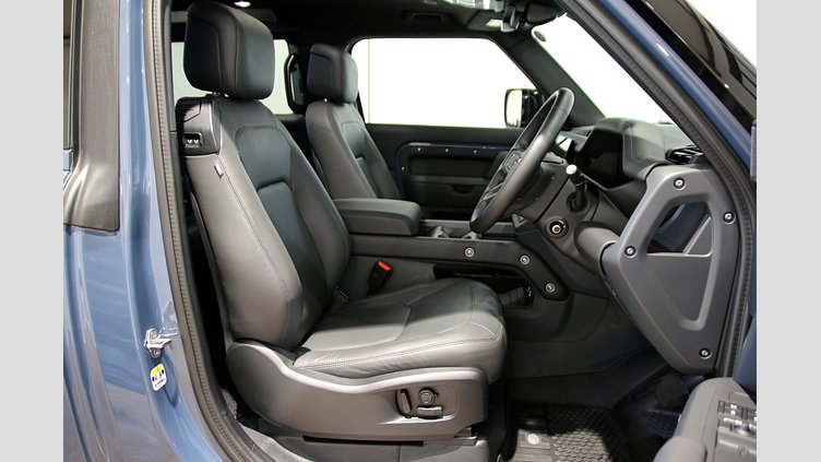 2025 認定中古車 Land Rover Defender 90 タスマンブルー D350 ディーゼルマイルドハイブリッド X-Dynamic HSE