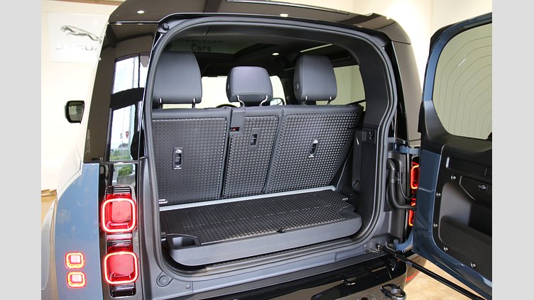 2025 認定中古車 Land Rover Defender 90 タスマンブルー D350 ディーゼルマイルドハイブリッド X-Dynamic HSE