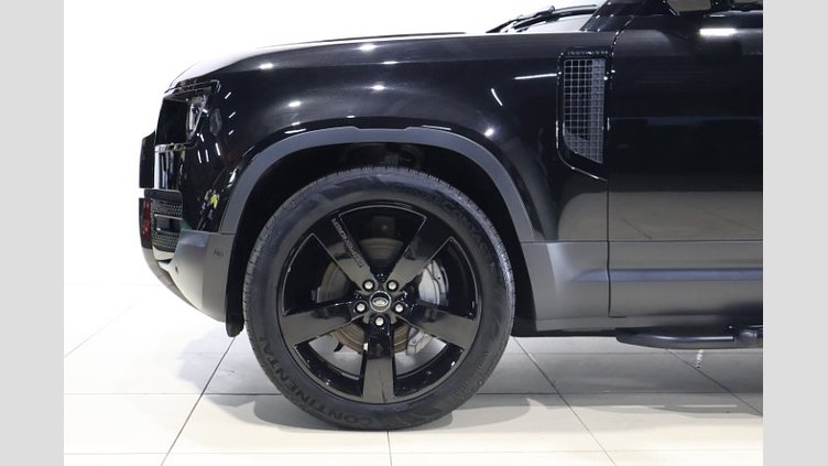 2024 認定中古車 Land Rover Defender 110 サントリーニブラック D300 AWD（AT） S