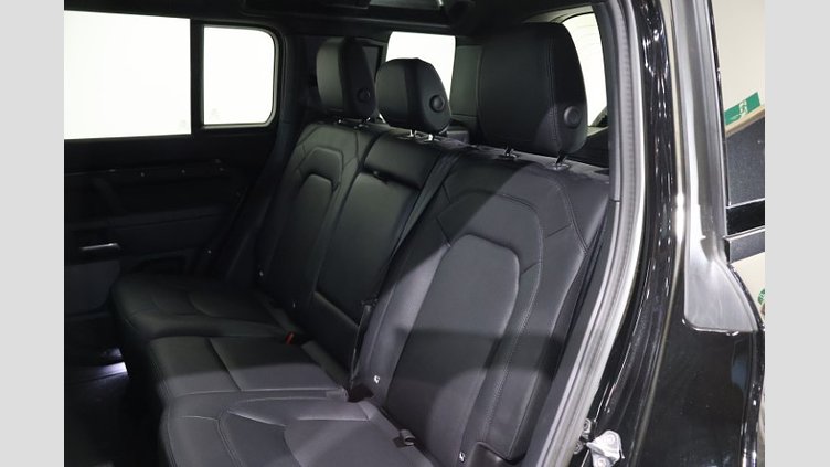 2024 認定中古車 Land Rover Defender 110 サントリーニブラック D300 AWD（AT） S