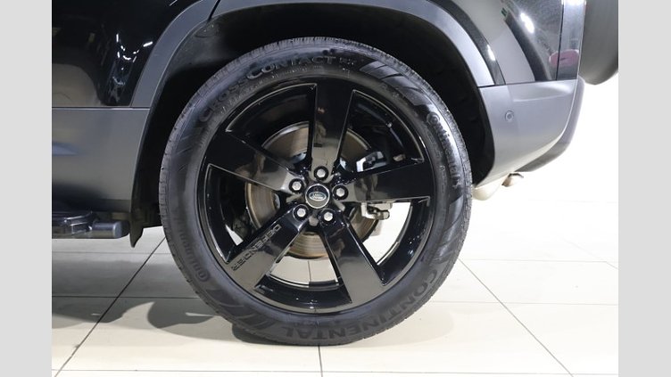 2024 認定中古車 Land Rover Defender 110 サントリーニブラック D300 AWD（AT） S