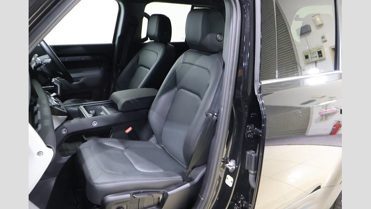 2024 認定中古車 Land Rover Defender 110 サントリーニブラック D300 AWD（AT） S