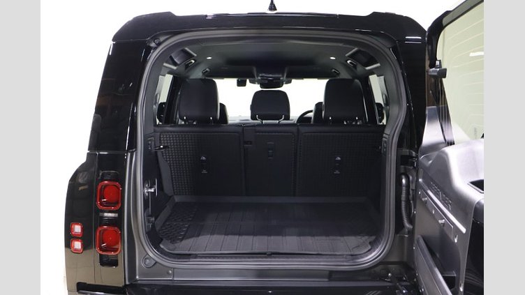 2024 認定中古車 Land Rover Defender 110 サントリーニブラック D300 AWD（AT） S