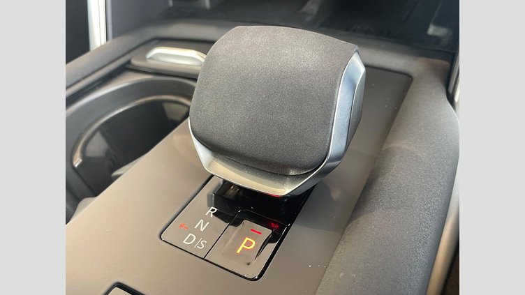 2025 認定中古車 Land Rover Discovery サントリーニブラック D350マイルドハイブリッド（ディーゼル） Gemini