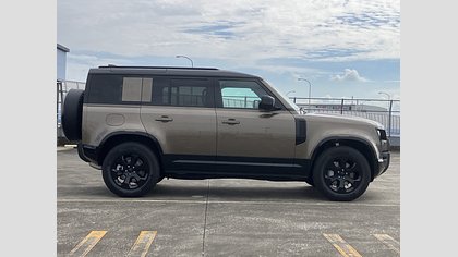 Defender 110 3