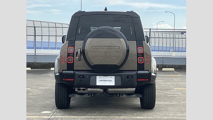 Defender 110 6