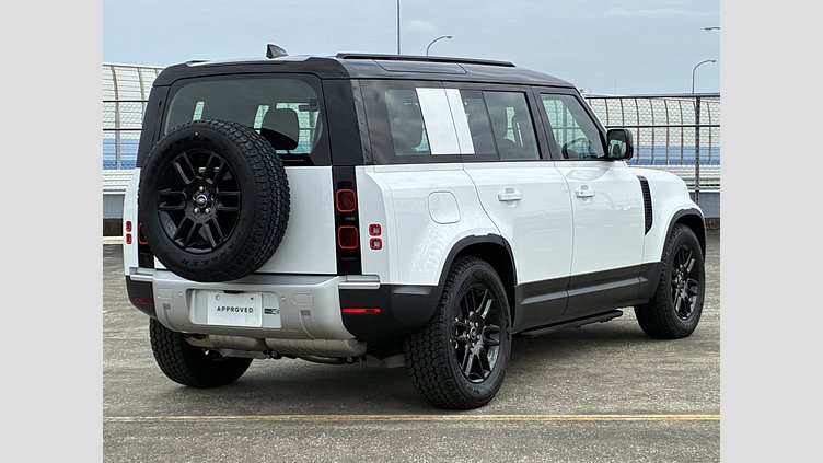 2025 認定中古車 Land Rover Defender 110 フジホワイト D350 ディーゼルマイルドハイブリッド S