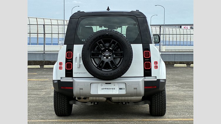 2025 認定中古車 Land Rover Defender 110 フジホワイト D350 ディーゼルマイルドハイブリッド S