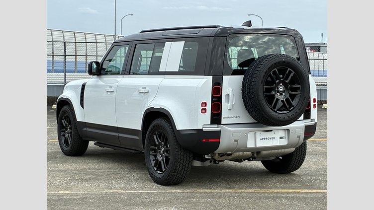 2025 認定中古車 Land Rover Defender 110 フジホワイト D350 ディーゼルマイルドハイブリッド S