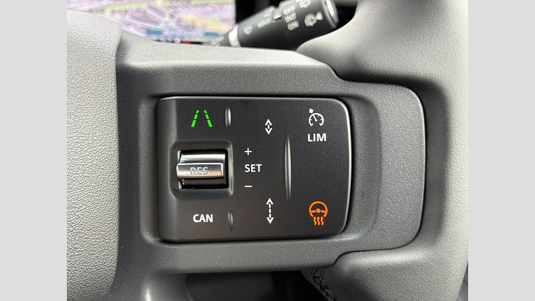 2025 認定中古車 Land Rover Defender 110 フジホワイト D350 ディーゼルマイルドハイブリッド S