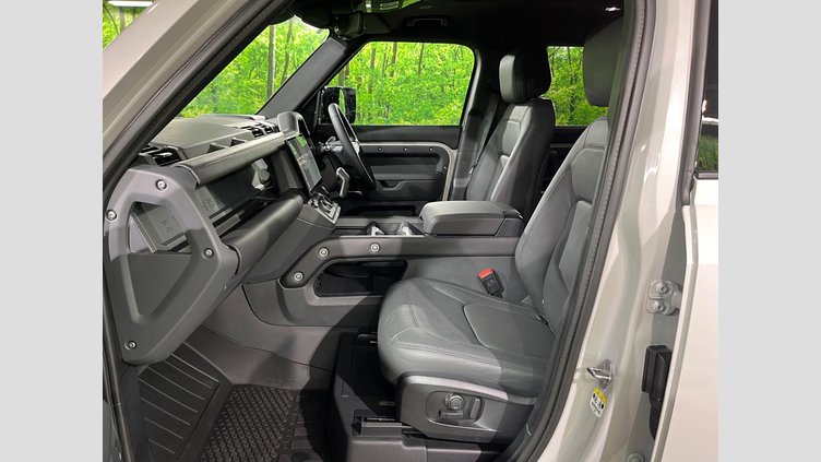 2025 認定中古車 Land Rover Defender 110 ボラスコグレイ P300e プラグインハイブリッド X-Dynamic HSE