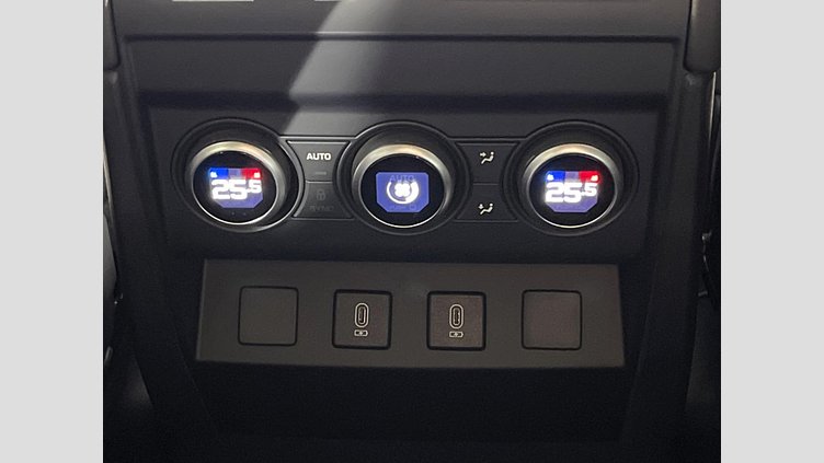 2025 認定中古車 Land Rover Defender 110 ボラスコグレイ P300e プラグインハイブリッド X-Dynamic HSE