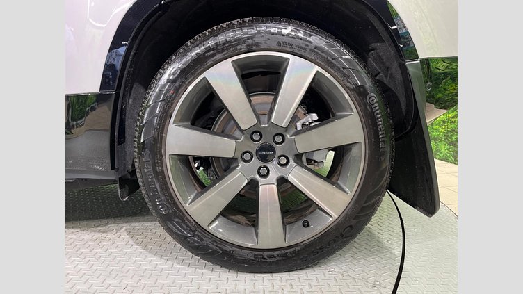 2025 認定中古車 Land Rover Defender 110 ボラスコグレイ P300e プラグインハイブリッド X-Dynamic HSE