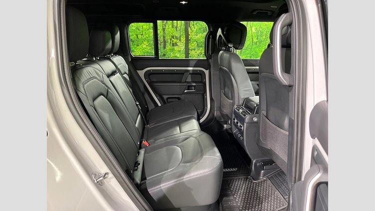2025 認定中古車 Land Rover Defender 110 ボラスコグレイ P300e プラグインハイブリッド X-Dynamic HSE