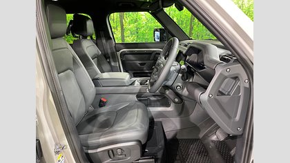 Defender 110 2