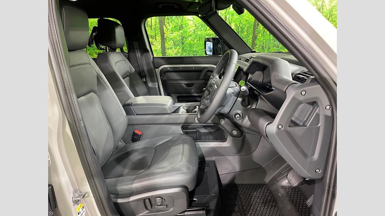 2025 認定中古車 Land Rover Defender 110 ボラスコグレイ P300e プラグインハイブリッド X-Dynamic HSE