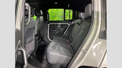 Defender 110 33