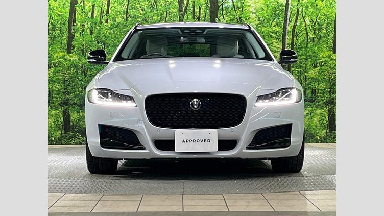 2017 認定中古車 Jaguar XF Yulong White 2WD プレステージ