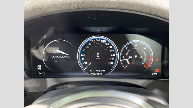 2017 認定中古車 Jaguar XF Yulong White 2WD プレステージ
